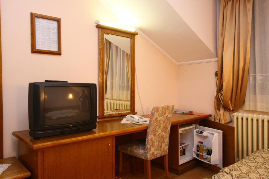 Garni Hotel Pbg Subotica Zimmer foto