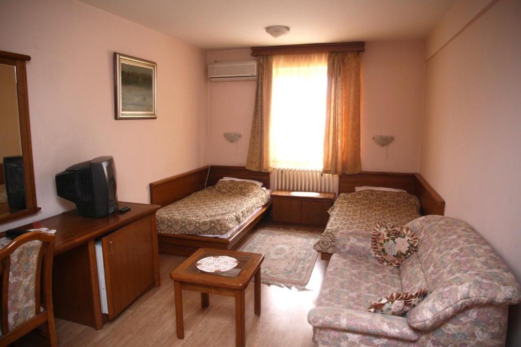 Garni Hotel Pbg Subotica Zimmer foto