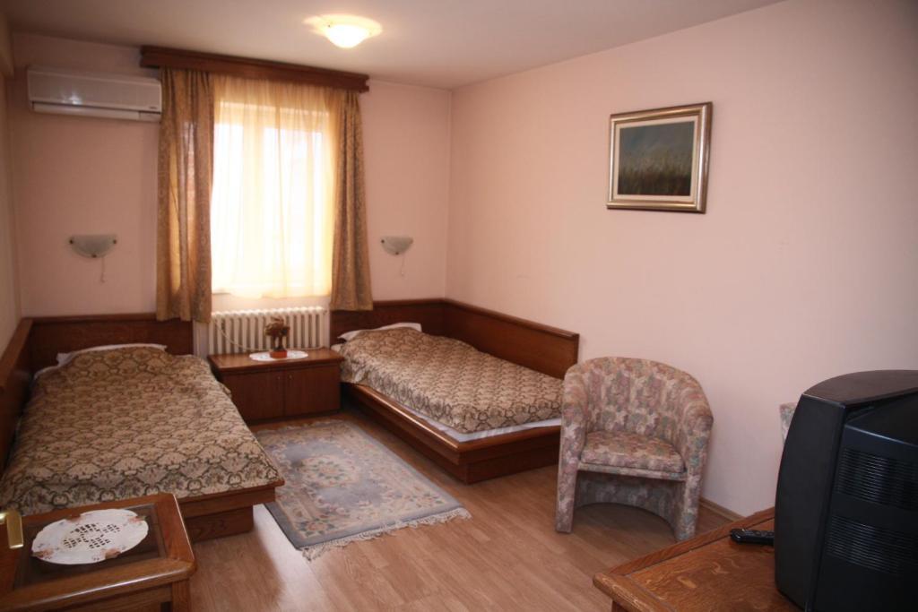 Garni Hotel Pbg Subotica Zimmer foto