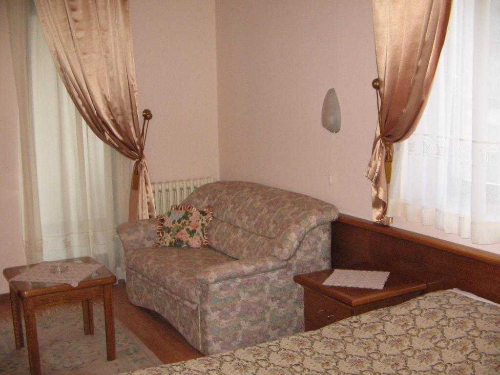 Garni Hotel Pbg Subotica Zimmer foto