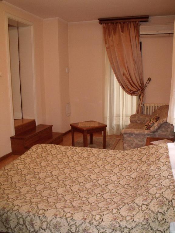 Garni Hotel Pbg Subotica Zimmer foto