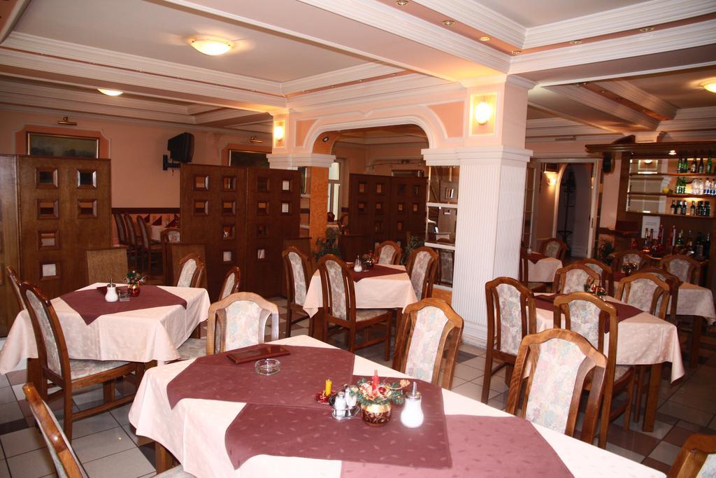 Garni Hotel Pbg Subotica Restaurant foto